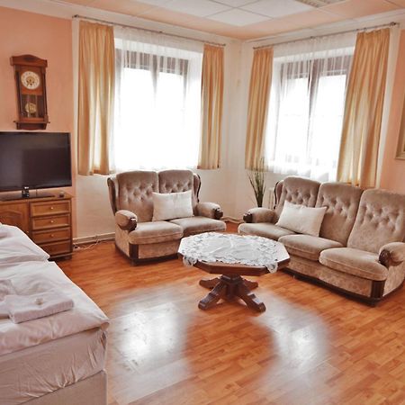Hotel U Heligonky Brünn Zimmer foto